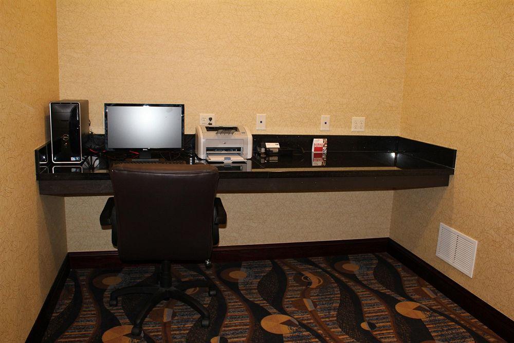 Holiday Inn Express Niles By Ihg Екстер'єр фото