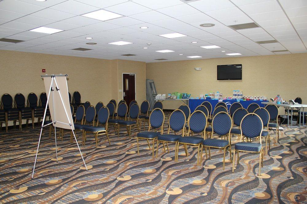 Holiday Inn Express Niles By Ihg Екстер'єр фото