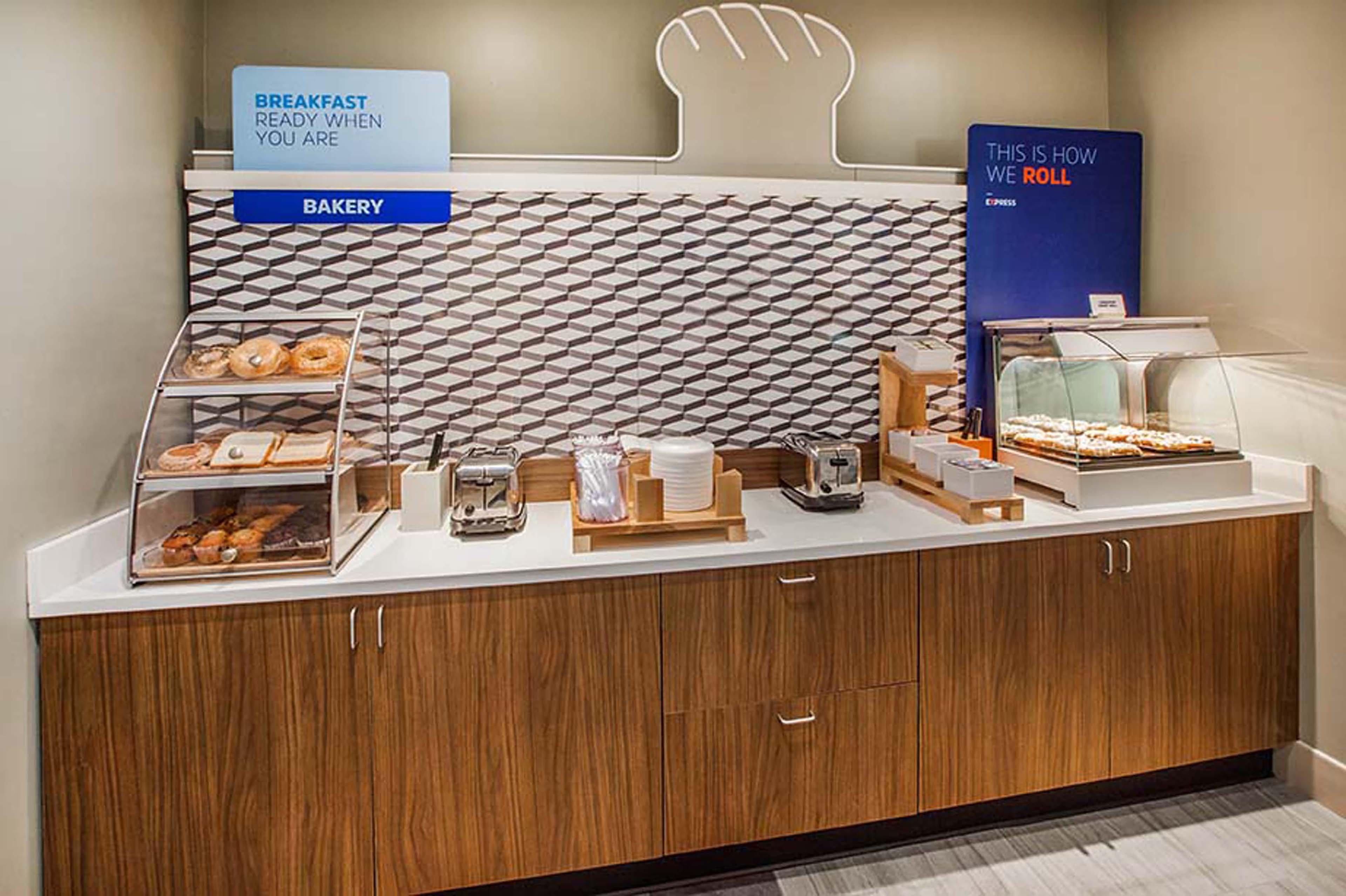 Holiday Inn Express Niles By Ihg Екстер'єр фото