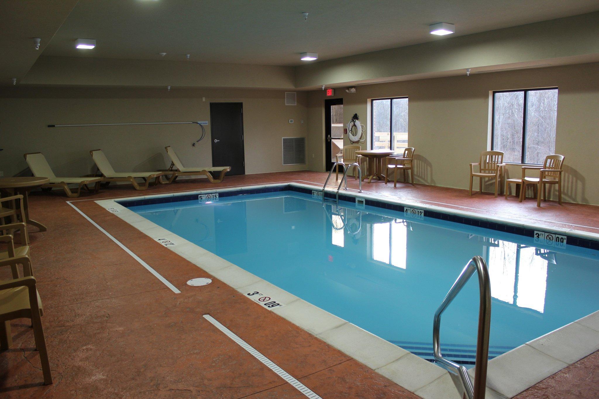 Holiday Inn Express Niles By Ihg Екстер'єр фото