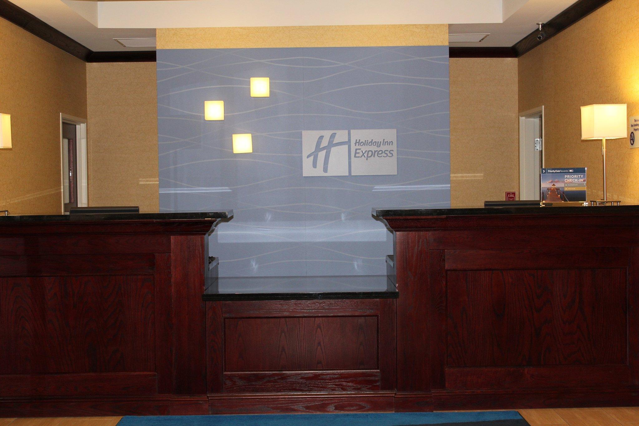 Holiday Inn Express Niles By Ihg Екстер'єр фото