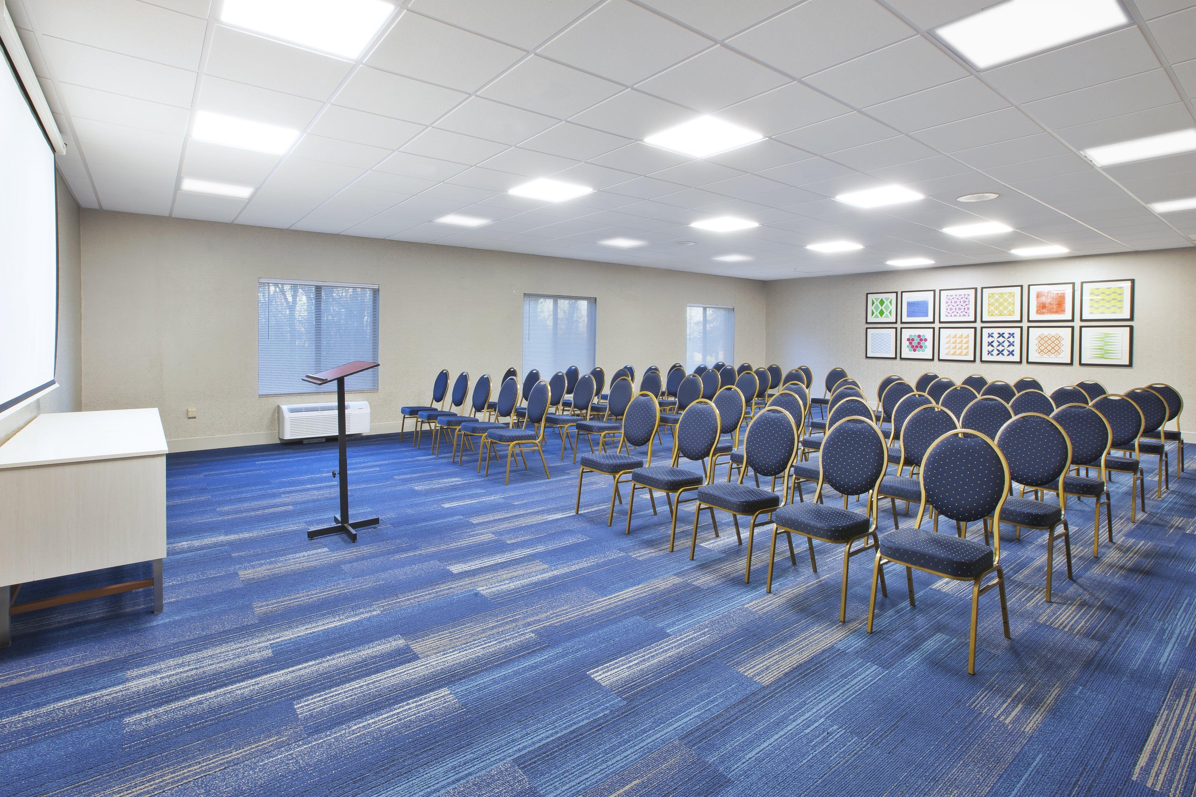 Holiday Inn Express Niles By Ihg Екстер'єр фото