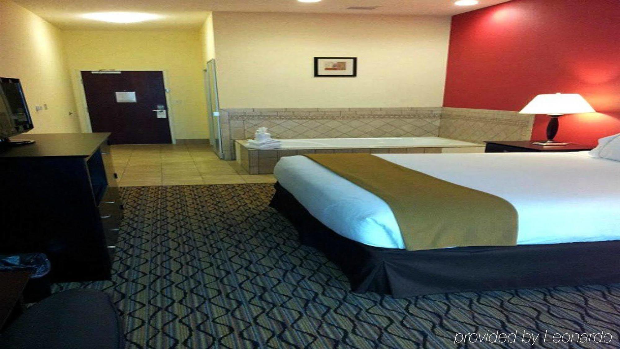 Holiday Inn Express Niles By Ihg Екстер'єр фото